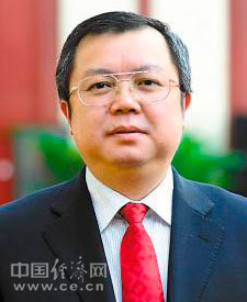 董仚生，男，汉族，江西宜丰人，1962年2月出生，1984年2月入党，1984年7月参加工作，中央党校在职研究生学历，经济学学士。