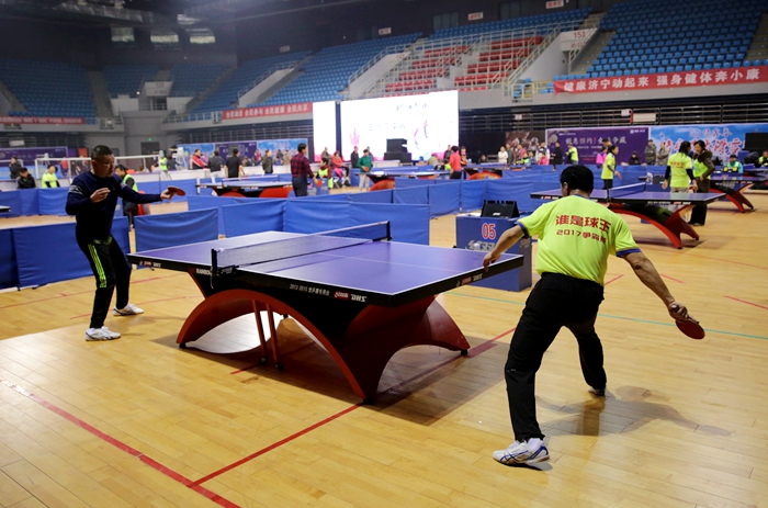 谁是球王乒乓球羽毛球擂台总决赛在济宁鸟巢