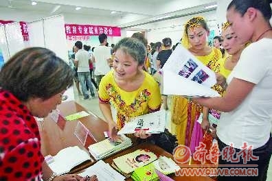济宁多县市区招考幼师 享正规编制有望缓解入